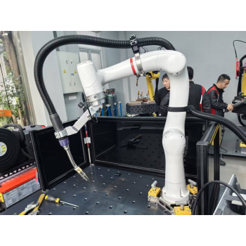 Zestaw spawalniczy COBOT Aura-3 + spawarka MV 500SPR